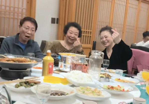 世凯87岁孙子太冻龄曹锟孙女罕见亮相pg电子网站军阀后人聚会照片曝光：袁(图19)