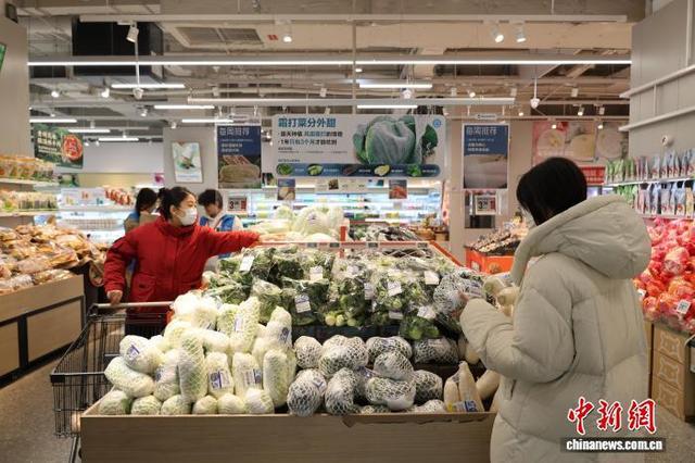 当“食” 走俏市场添冬日鲜甜pg电子模拟器试玩霜打菜正(图2)